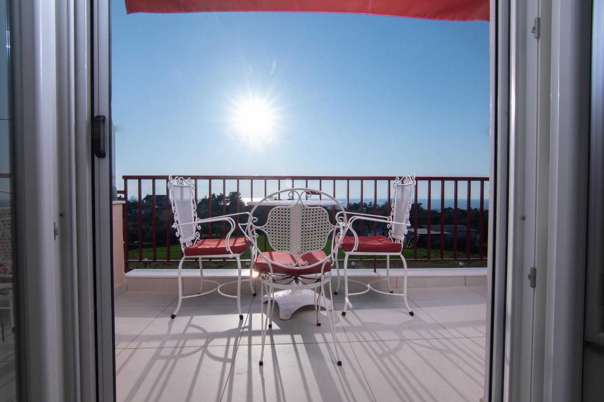 Olea Apartments Palioura 埃帕诺米 外观 照片